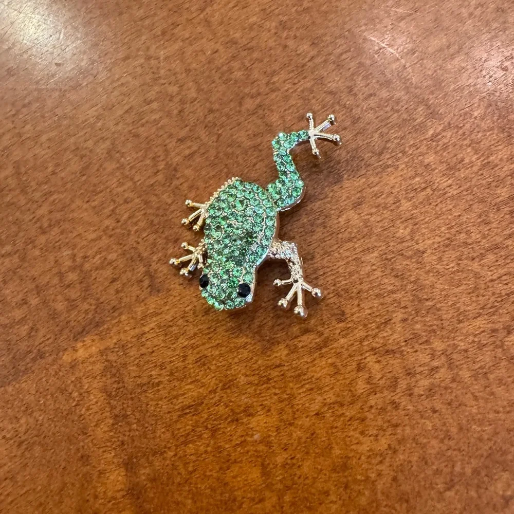 Sparkling Green Frog Brooch